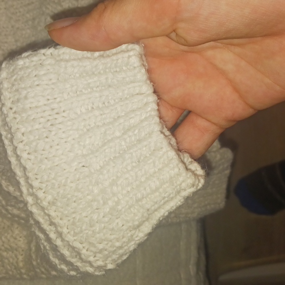 White cardigan - Picture 3 of 4